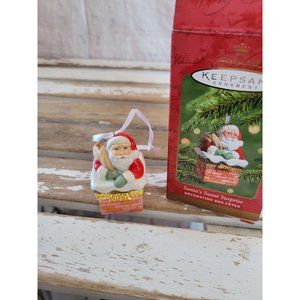 Hallmark Santa's sweet‎ surprise chimney 2001 ornament Xmas holiday tree